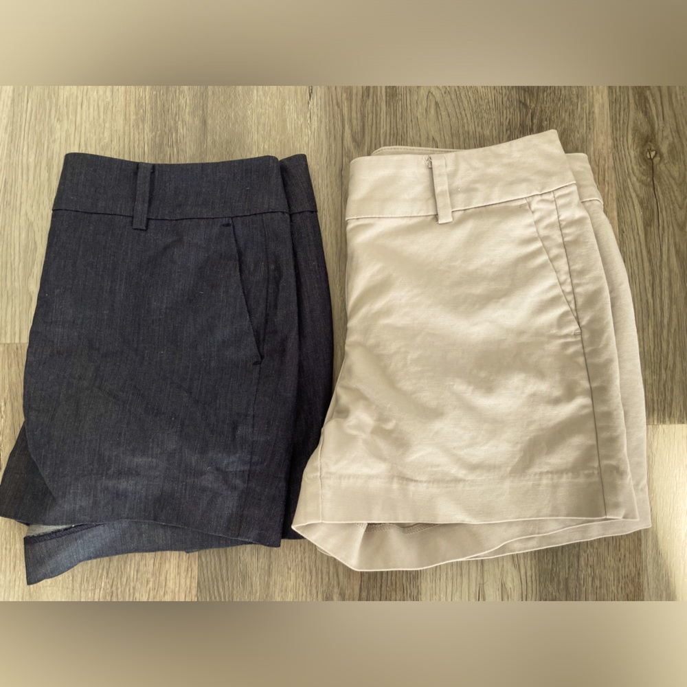 TWO - Ann Taylor Shorts - size 4 Petite